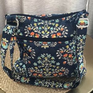 VERA BRADLEY RETIRED CHANDELIER PATTERN CROSSBODY SHOULDER BAG FULL ZIP CLOSURE
